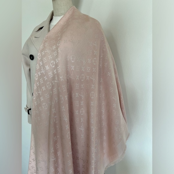 Monogram Shine shawl / scarf Louis Vuitton LV - Picture 9 of 12